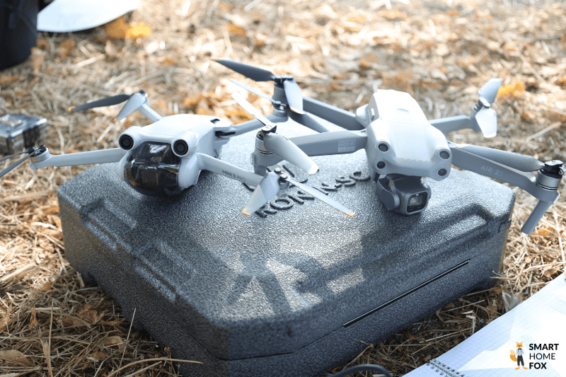 DJI Mini 3 Pro steht mit der DJI Mini 2 im direkten Vergleich